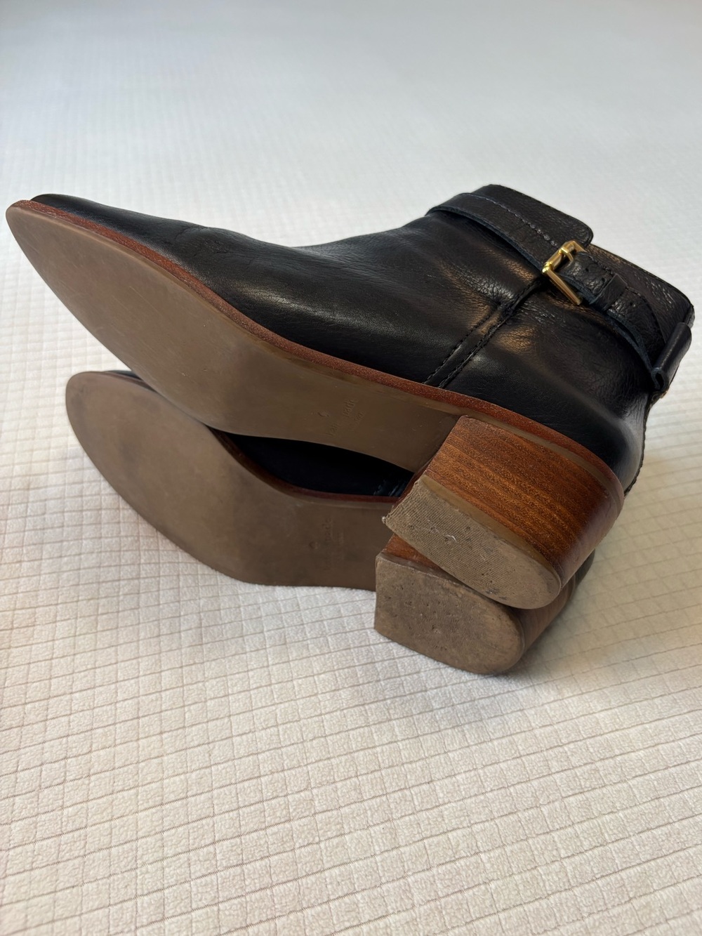 Kate Spade black leather bow accent ankle boots - Picture 7 of 14